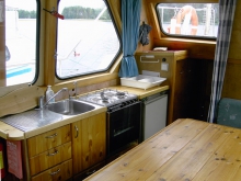 Barka turystyczna Saima 1100SE - czarter barek w Finlandi, Pojezierze Fińskie foto: Saimaan Solmu