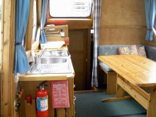 Barka turystyczna Saima 1100SE - czarter barek w Finlandi, Pojezierze Fińskie foto: Saimaan Solmu