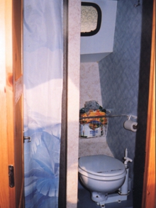 Barka turystyczna Saima 1100SE - czarter barek w Finlandi, Pojezierze Fińskie foto: Saimaan Solmu