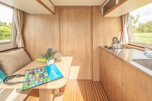 Barka turystyczna Penichette 950 E foto: LOCABOAT