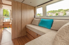 Barka turystyczna Penichette 950 E foto: LOCABOAT