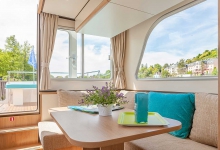 Barka turystyczna Penichette 950 E foto: LOCABOAT