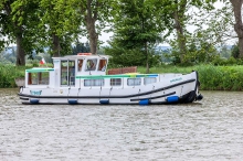 Barka turystyczna Penichette 1107 W - czarter barek foto: LOCABOAT