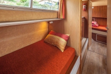 Barka turystyczna Penichette 1107 W - czarter barek foto: LOCABOAT