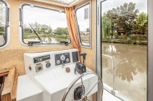 Barka turystyczna Penichette 1107 W - czarter barek foto: LOCABOAT