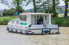 Barka turystyczna Penichette 1260 R - czarter barek foto: LOCABOAT