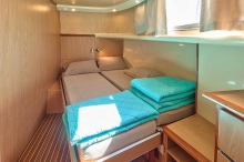 Barka turystyczna Penichette 1020 FB - czarter barek foto: LOCABOAT