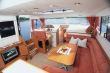 Barka turystyczna Europa 400 - salon foto: LOCABOAT