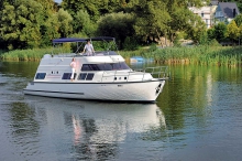 Barka turystyczna Europa 700 z zewnątrz foto: LOCABOAT