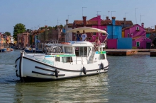 Czarter barek we Włoszech - Laguna Wenecka foto: LOCABOAT